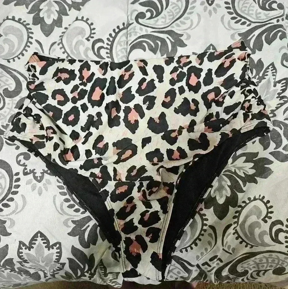 Cheetah bikini bottoms - Picture 1 of 2